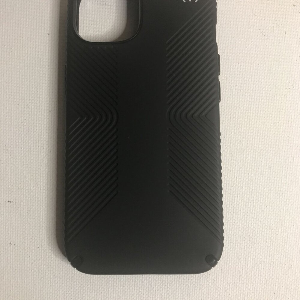 Speck - Presidio2 Grip with Magsafe for iPhone 13 - BLACK - Picture 4 of 8